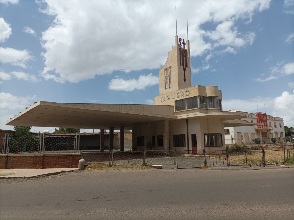 Benzinska stanica iz dvadesetih, Fiat Tagliero.