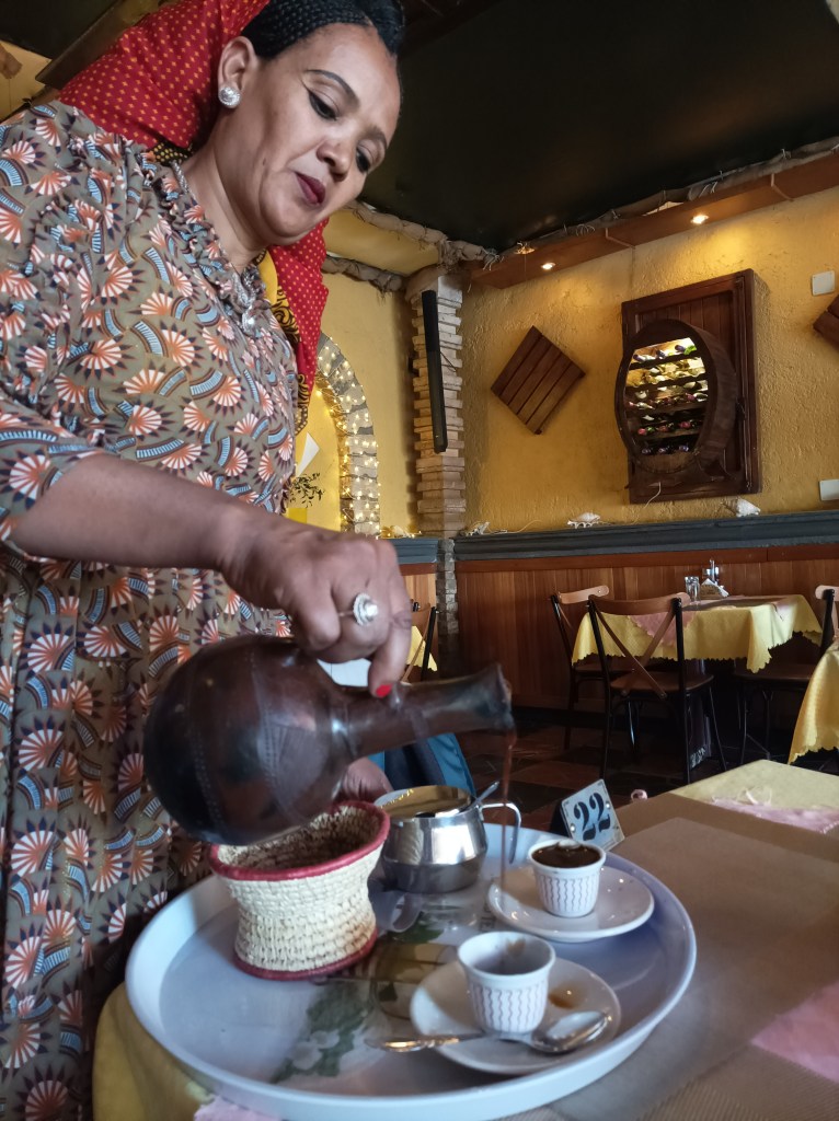 U restoranu Ghibabo poslužuju kavu pripremljenu na tradicionalan način.